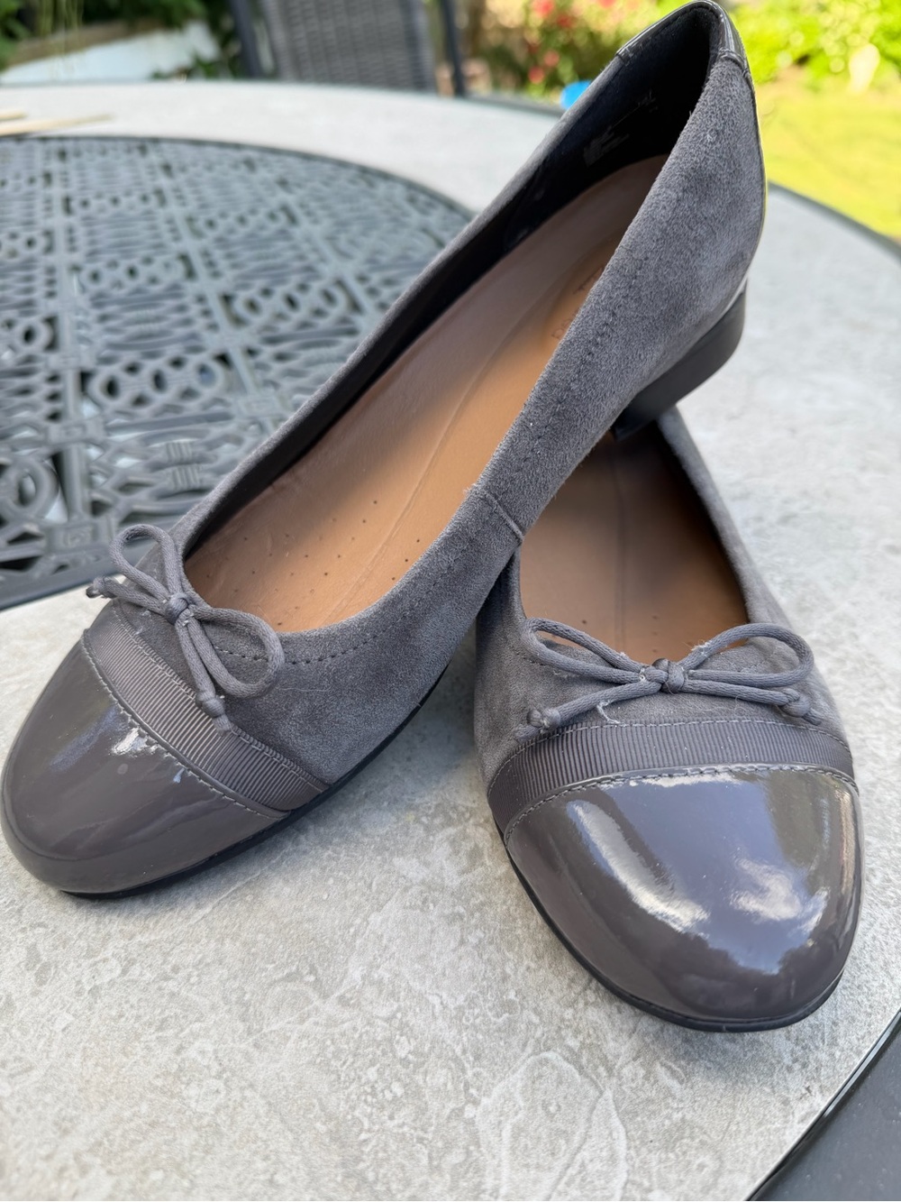 Unstructured by Clarks Gray Suede Ballet Flats with Patent Cap - Picture 2 of 6